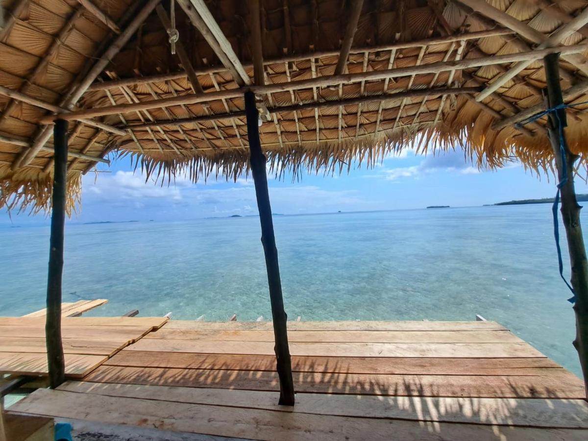 Coco Huts Guest House Waisai Exterior foto