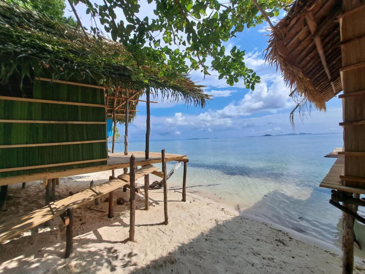 Coco Huts Guest House Waisai Exterior foto